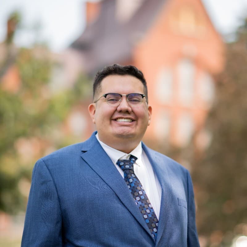 Denis Reyes headshot